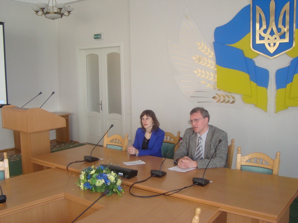Державна служба та служба в органах місцевого самоврядування в Україні: правовий статус, стиль і методи роботи